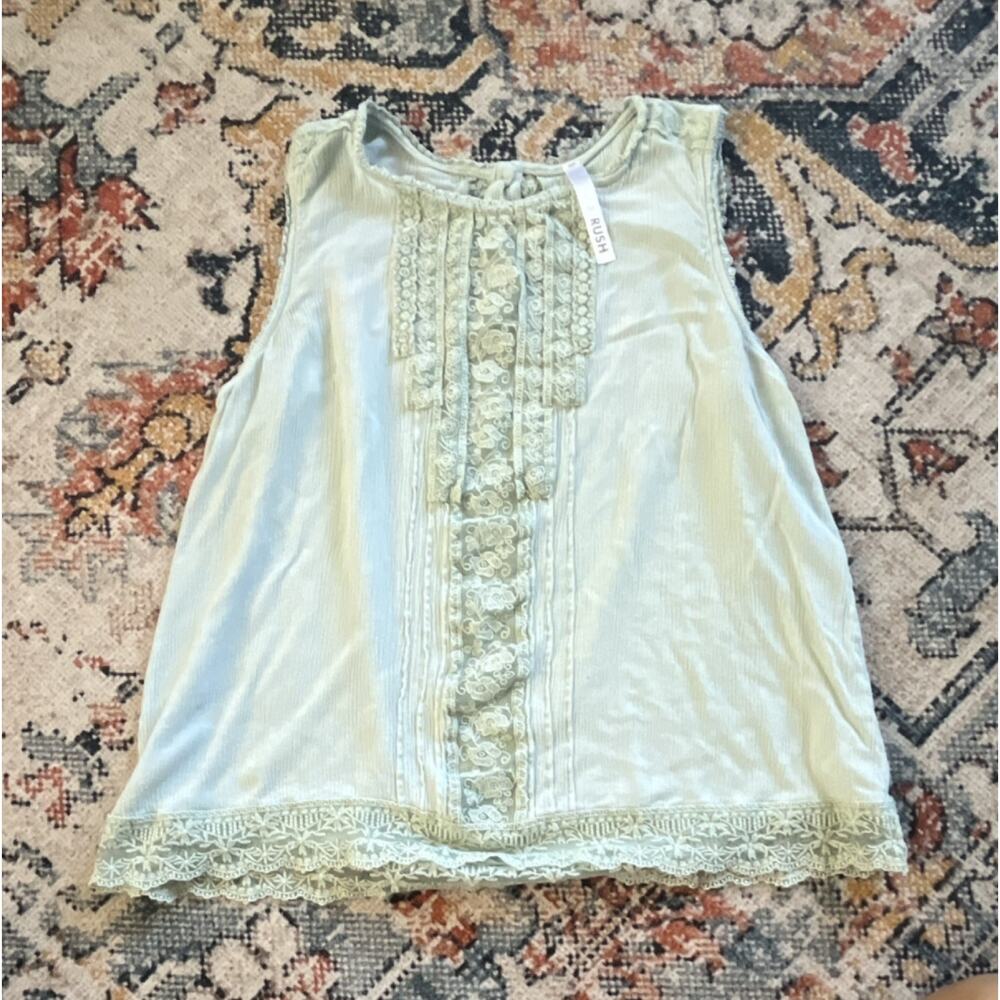 Sleeveless Lace-Trim Blouse in Light Sage